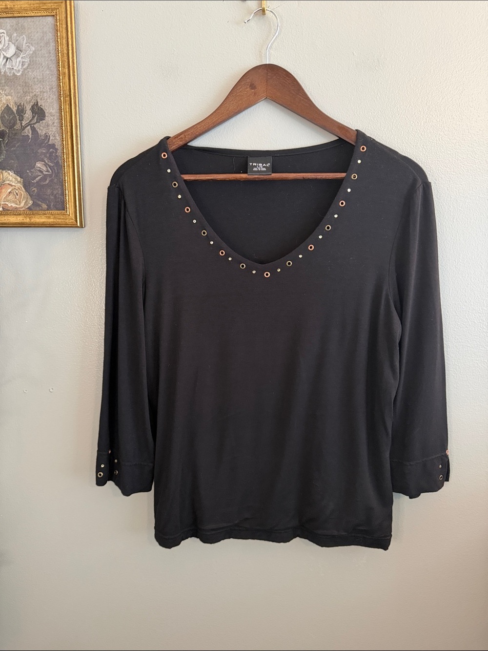 Tribal Black Grommet Studded Scoop Neck 3/4 Sleeve Stretch Top L - Picture 3 of 9